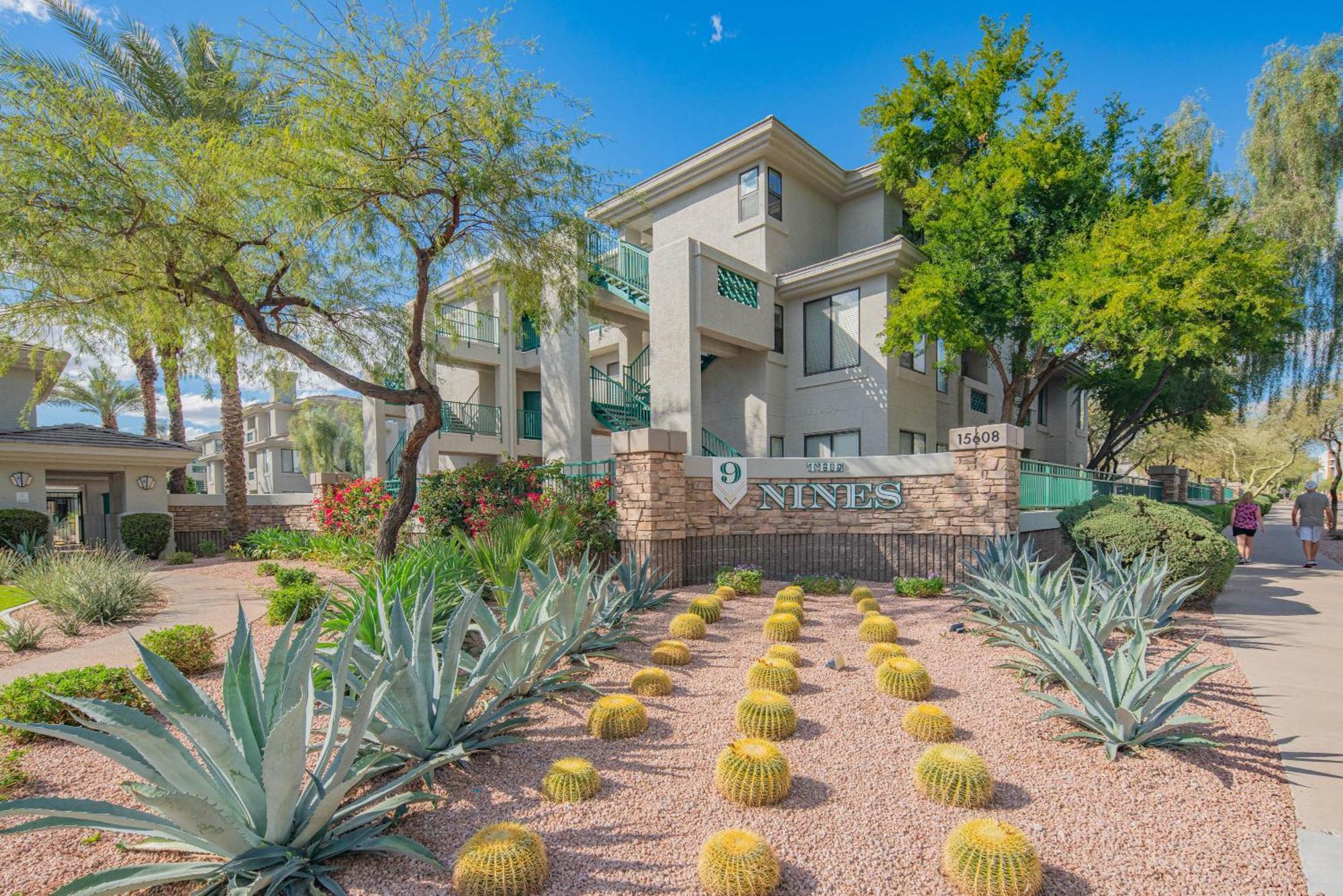 Apartment Exclusive Unit-walkable Area-bright & Sunny 2 Bedroom - N272 Scottsdale